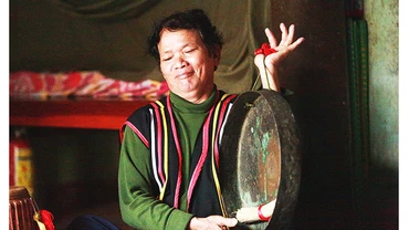 Chiêng ba được coi như linh hồn của người Cor. 