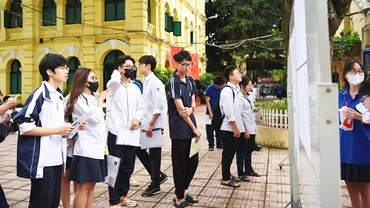 Thí sinh tại Hà Nội chuẩn bị cho Kỳ thi tốt nghiệp THPT. 