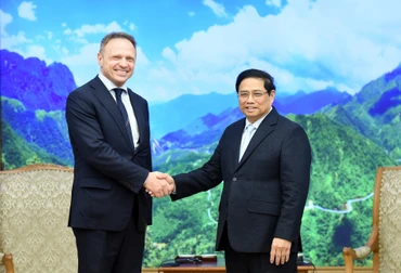 Thủ tướng Phạm Minh Chính đón ông Francesco Lollobrigida, Bộ trưởng Bộ Nông nghiệp, Chủ quyền lương thực và Lâm nghiệp Italy.