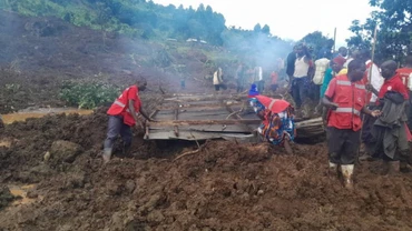 Ngày 29/11, Văn phòng Thủ tướng Uganda cho biết, 15 người đã thiệt mạng và ít nhất 100 người khác mất tích sau trận lở đất nghiêm trọng tại một ngôi làng ở miền đông quốc gia này. (Ảnh: Reuters)
