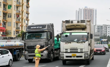 Ủy ban An toàn giao thông Quốc gia kiến nghị Thủ tướng Chính phủ chỉ đạo các bộ, ngành tiếp tục triển khai các phương án tăng cường xử lý vi phạm, bảo đảm an toàn giao thông sau Tết Nguyên đán.