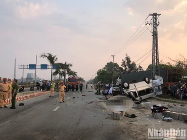 Hiện trường vụ tai nạn đặc biệt nghiêm trọng tại Quảng Nam khiến 8 người tử vong. (Ảnh: Ủy ban An toàn giao thông quốc gia) 
