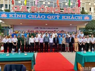 Các đại biểu tham gia tại buổi lễ phát động tại Quảng Bình.