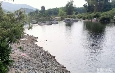 Đoạn suối Nước Lác, nơi cháu Đinh Văn Binh và Đinh Khánh Phong bị đuối nước thương tâm.