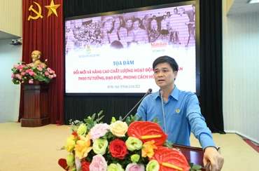 Đồng chí Ngọ Duy Hiểu, Phó Chủ tịch Tổng Liên đoàn Lao động Việt Nam, Chủ tịch Công đoàn Viên chức Việt Nam phát biểu khai mạc buổi tọa đàm.