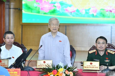 Tổng Bí thư Nguyễn Phú Trọng phát biểu ý kiến tại buổi tiếp xúc cử tri các quận Ba Đình, Đống Đa và Hai Bà Trưng (thành phố Hà Nội). (Ảnh: ĐĂNG KHOA)