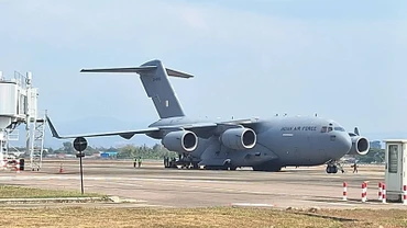 Máy bay quân sự cỡ lớn C-17 của Không quân Ấn Độ tại sân bay Mae Sot. (Ảnh: NBT)