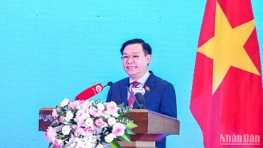 Chủ tịch Quốc hội Vương Đình Huệ phát biểu tại buổi lễ. (Ảnh Duy Linh)