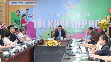 Quang cảnh buổi gặp mặt báo chí.