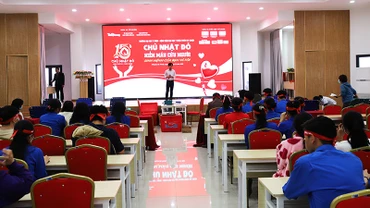 Chương trình “Chủ nhật Đỏ” lần đầu tiên được tổ chức tại Trường đại học Y dược Buôn Ma Thuột với thông điệp “Hiến máu cứu người - sinh mệnh của bạn và tôi”.