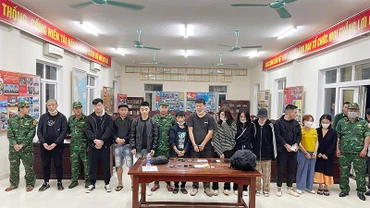 Các đối tượng liên quan trong đường dây đưa người nhập cảnh trái phép vừa bị bắt giữ.