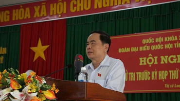 Phó Chủ tịch Thường trực Quốc hội Trần Thanh Mẫn phát biểu tại buổi tiếp xúc cử tri.