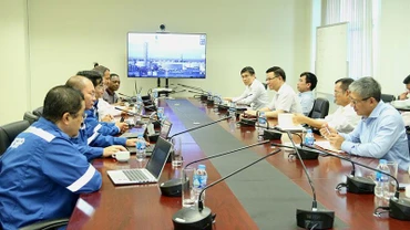 Toàn cảnh buổi làm việc.