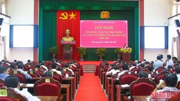 Hơn 200 người phát ngôn tỉnh Vĩnh Long tham dự hội nghị. (Ảnh: BÁ DŨNG)