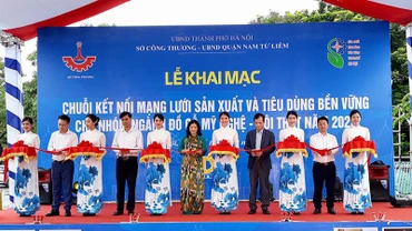 Kết nối “Mạng lưới sản xuất và tiêu dùng bền vững cho nhóm ngành đồ gỗ mỹ nghệ-nội thất năm 2022”.
