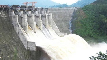 Thủy điện Đak Mi 4 vận hành điều tiết nước về hạ du.