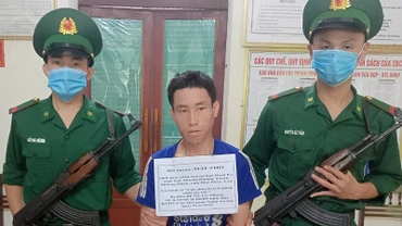 Đối tượng Vả Xênh Thò bị bắt giữ.