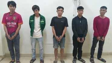 Các đối tượng bị bắt giữ. (Ảnh: Công an tỉnh Nghệ An)