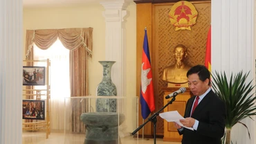 Bí thư Đảng ủy, Đại sứ Nguyễn Huy Tăng phát biểu tại lễ kỷ niệm. (Ảnh: Nguyễn Hiệp)