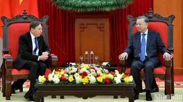 Tổng Bí thư Tô Lâm tiếp ông David H. Petraeus, đồng sở hữu Quỹ kiêm Chủ tịch Viện toàn cầu Quỹ đầu tư Kohlberg Kravis Roberts. 