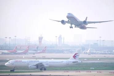 Mỹ thông báo đình chỉ 26 chuyến bay của các hãng hàng không Trung Quốc. (Ảnh: REUTERS)