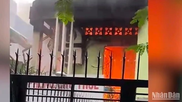 Hiện trường vụ cháy. (Ảnh cắt từ clip)