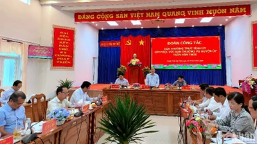Buổi làm việc của Thường trực Tỉnh ủy Cà Mau với Ban Thường vụ Huyện ủy Trần Văn Thời chiều 19/5.