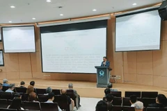 Ông Trần Kim Chung – Chủ tịch tập đoàn CT Group chia sẻ tại Hội thảo.