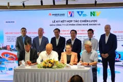 Đại diện Công ty Cổ phần Công nghệ Arobid ký kết hợp tác với các đối tác.