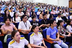 Đông đảo hộ kinh doanh tham dự Hội thảo “Sắp bỏ thuế khoán, hộ kinh doanh cần chuẩn bị gì?" tại Thành phố Hồ Chí Minh. (Ảnh: QUANG ĐỊNH)