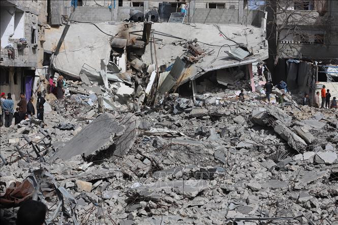 Cảnh đổ nát sau cuộc không kích của Israel xuống Dải Gaza ngày 27/3/2024. Ảnh: THX/TTXVN
