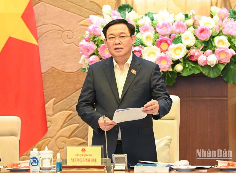 Chủ tịch Quốc hội Vương Đình Huệ phát biểu mở đầu buổi làm việc.