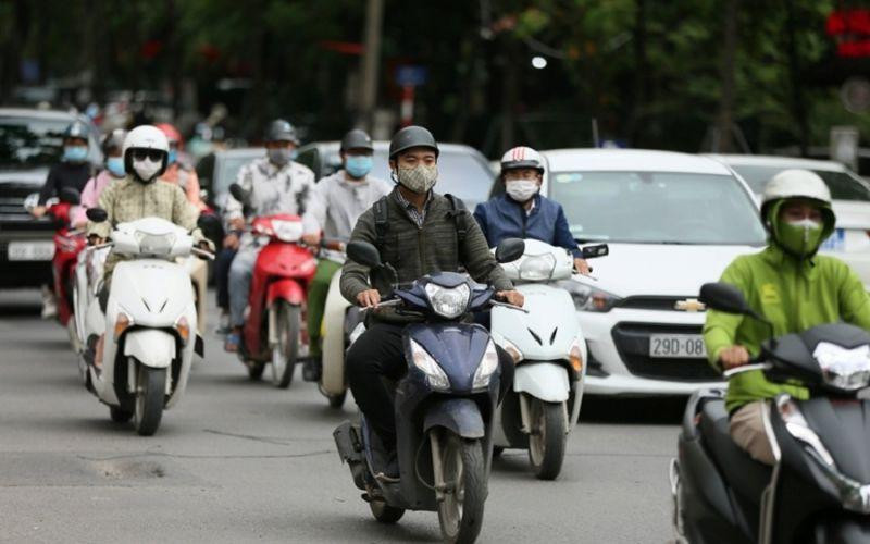 Khu vực Hà Nội sáng sớm có sương mù, trưa chiều trời nắng, đêm và sáng sớm và trời lạnh. (Ảnh minh họa)