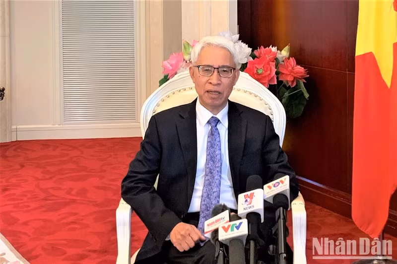 Đại sứ Việt Nam tại Trung Quốc Phạm Sao Mai.