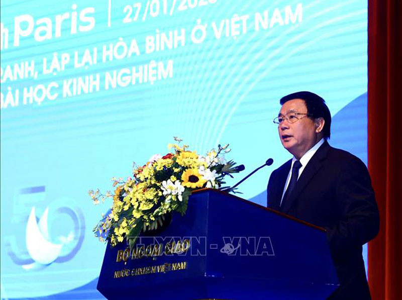 GS.TS Nguyễn Xuân Thắng, Ủy viên Bộ Chính trị, Giám đốc Học viện Chính trị quốc gia Hồ Chí Minh, Chủ tịch Hội đồng Lý luận Trung ương, phát biểu đề dẫn. (Ảnh: Lâm Khánh/TTXVN)