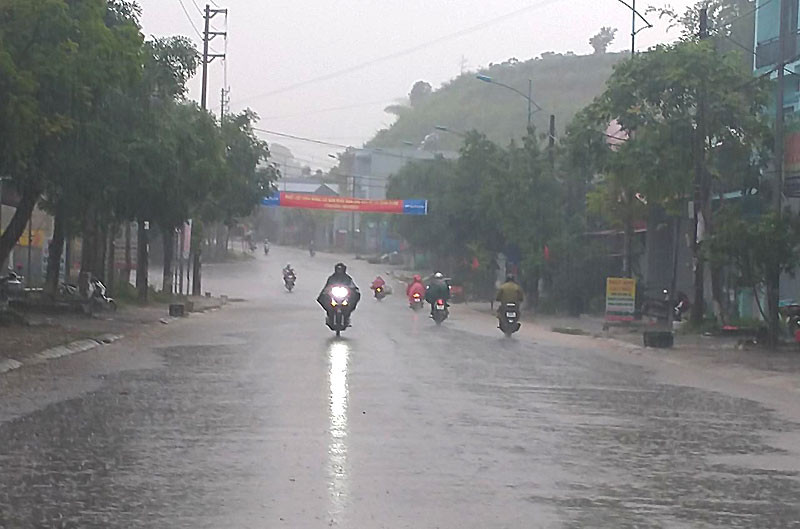 Cảnh báo mưa lớn cục bộ, lốc sét, gió giật mạnh ở vùng núi Bắc Bộ
