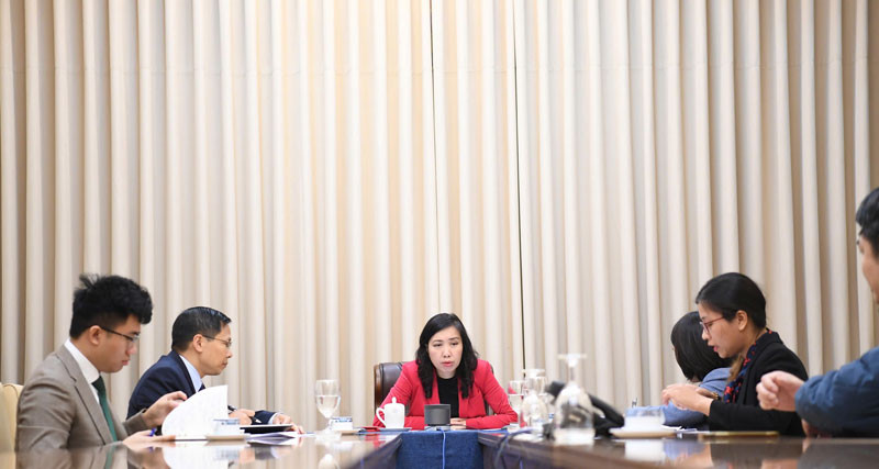 Thứ trưởng Ngoại giao Lê Thị Thu Hằng điện đàm với Thứ trưởng Ngoại giao Kyrgyzstan. (Ảnh: Báo Thế giới và Việt Nam) 