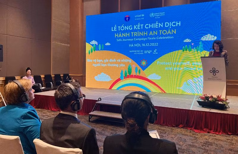 PGS, TS Nguyễn Thị Liên Hương, Thứ trưởng Y tế phát biểu tại Lễ tổng kết chiến dịch “Hành trình an toàn”.