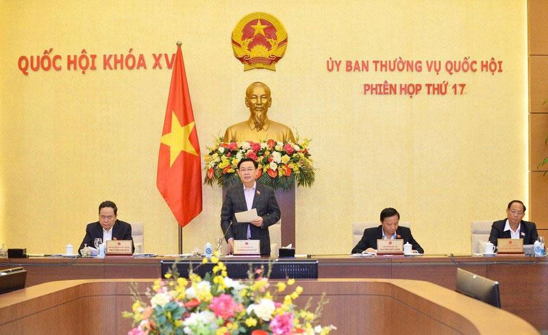 Chủ tịch Quốc hội Vương Đình Huệ phát biểu khai mạc Phiên họp thứ 17 của Ủy ban Thường vụ Quốc hội sáng 28/11. 