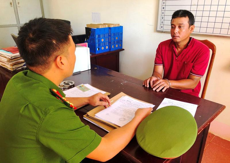 Đối tượng Lê Văn Nhí tại Cơ quan Cảnh sát điều tra Công an tỉnh Đắk Nông.