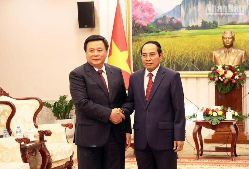 Đồng chí Nguyễn Xuân Thắng hội kiến Thường trực Ban Bí thư Đảng Nhân dân Cách mạng Lào, Phó Chủ tịch nước Lào Bounthong Chitmany.