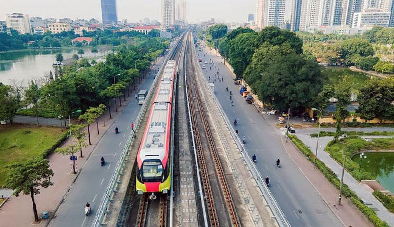 Tàu điện Nhổn-Ga Hà Nội chạy thử đoạn trên cao sáng 5/12.