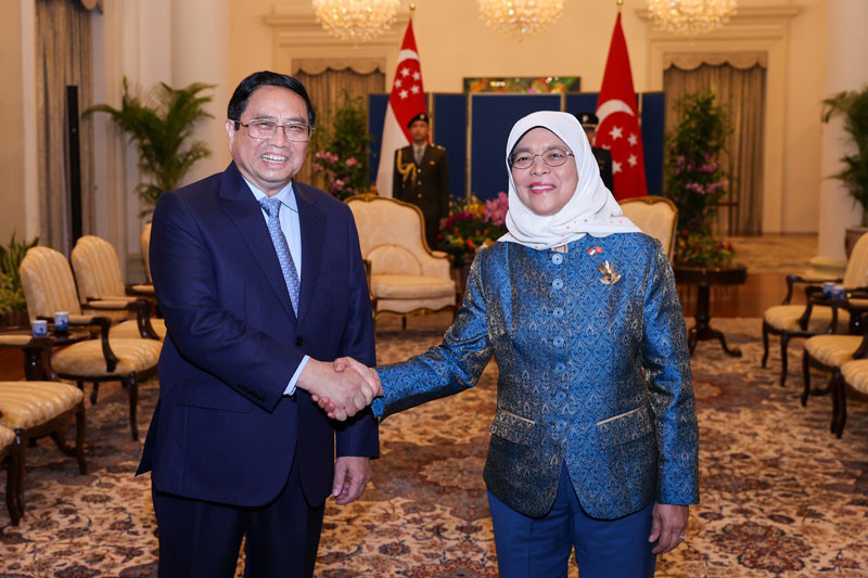 Thủ tướng Phạm Minh Chính hội kiến Tổng thống Cộng hòa Singapore Halimah Yacob. (Ảnh: NHẬT BẮC)