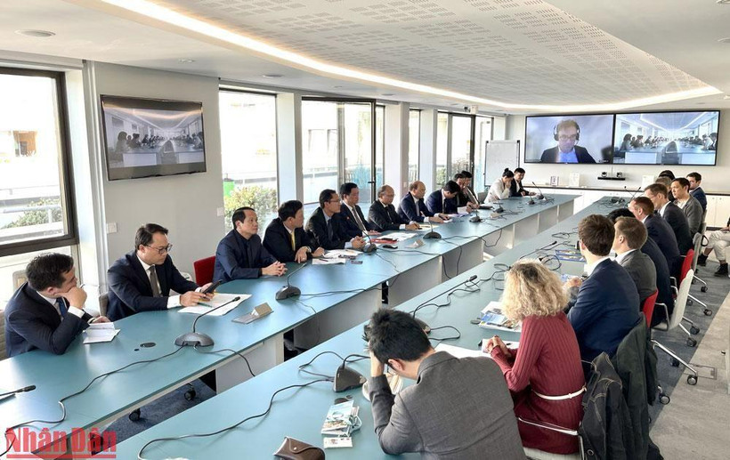 Các doanh nghiệp Pháp đánh giá cao sự ổn định chính trị và các chính sách ưu đãi đầu tư nước ngoài của Việt Nam, rất thuận lợi để xúc tiến các dự án đầu tư và hợp tác về năng lượng tái tạo, công nghiệp chế tạo và thực phẩm, môi trường… (Ảnh: MINH DUY)