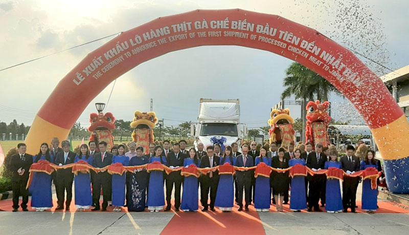 Lễ công bố xuất khẩu lô thịt gà chế biến đầu tiên sang Nhật Bản. 