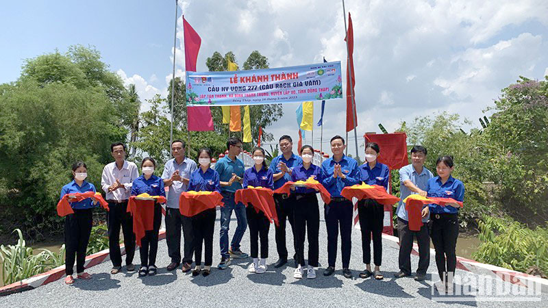 Khánh thành cầu Hy Vọng 277 (cầu Rạch Gia Vàm, tại ấp Tân Thạnh, xã Bình Thạnh Trung, huyện Lấp Vò, tỉnh Đồng Tháp).