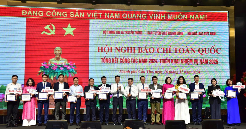 Báo Nhân Dân đạt mức xuất sắc về chuyển đổi số năm 2024.