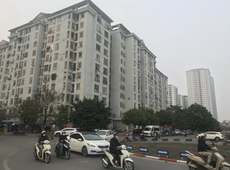 Nhiều chung cư cao tầng gây quá tải hạ tầng đô thị. 