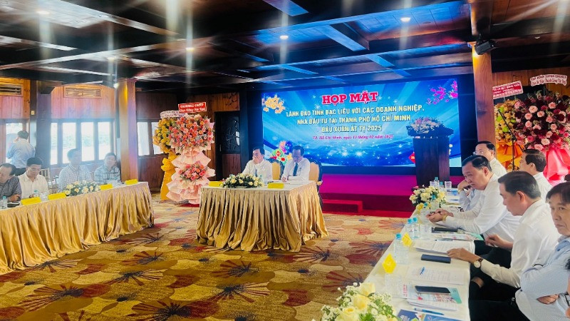 Toàn cảnh buổi họp mặt.