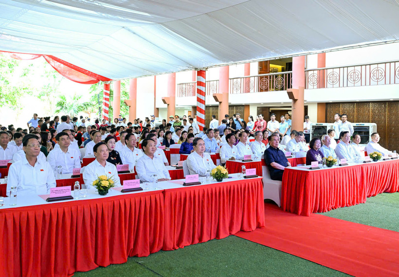 Các đại biểu dự Lễ khánh thành Nhà tưởng niệm Chủ tịch Tôn Đức Thắng tại xã Tân Trào, tỉnh Tuyên Quang. (Ảnh: Duy Linh)